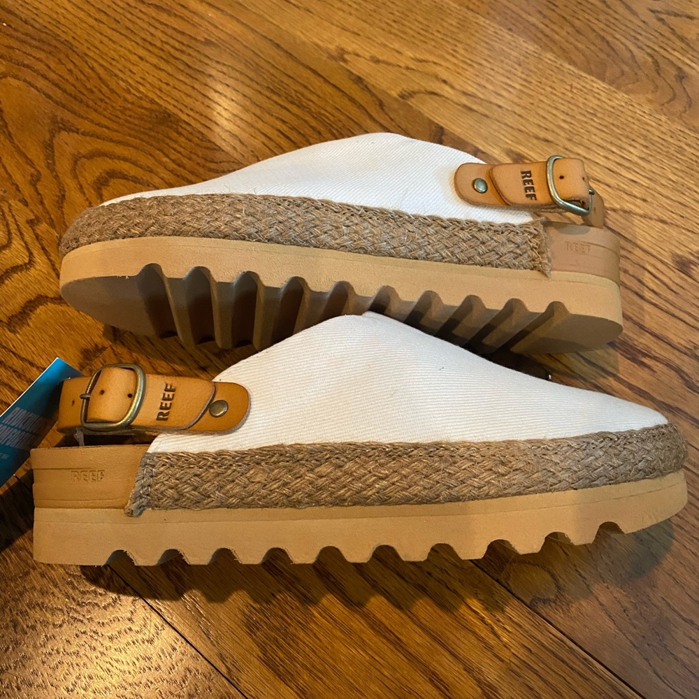 Reef Womens clogs cushion Sage 8M new